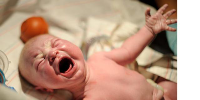 Bambino che piange